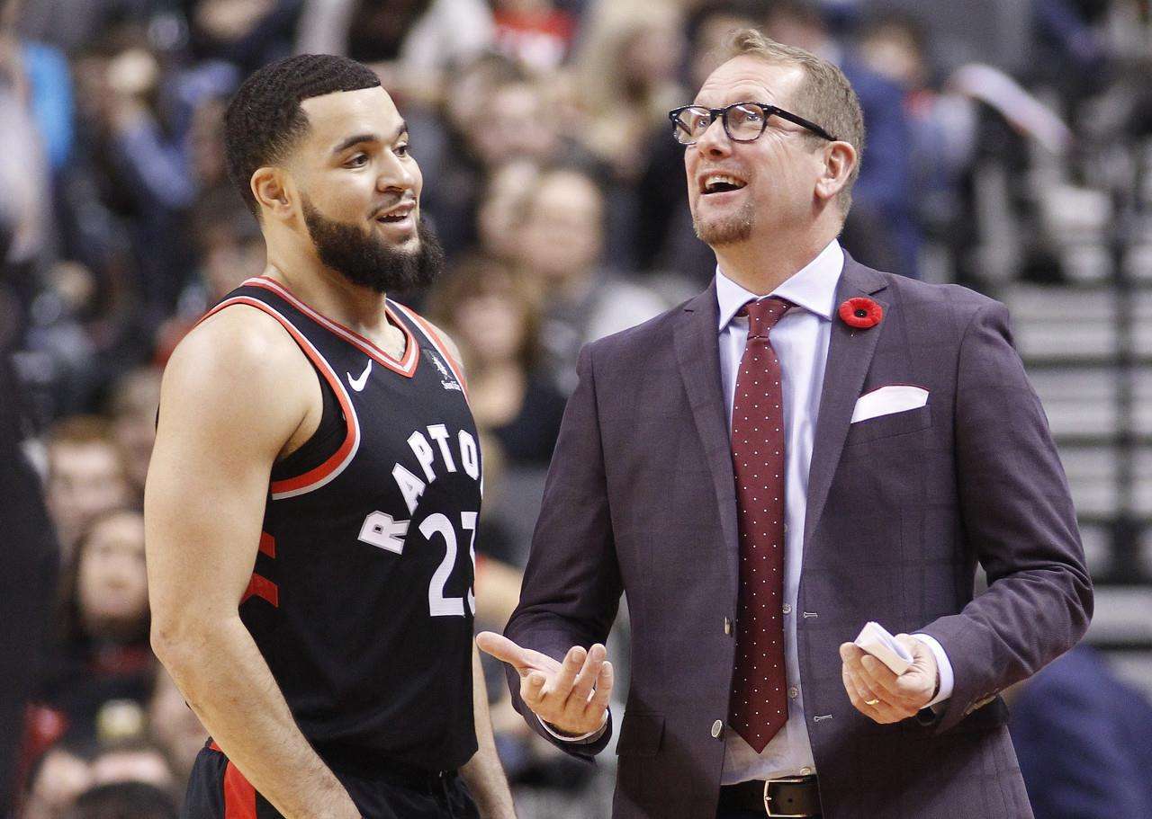 依然面临着 依然面临着